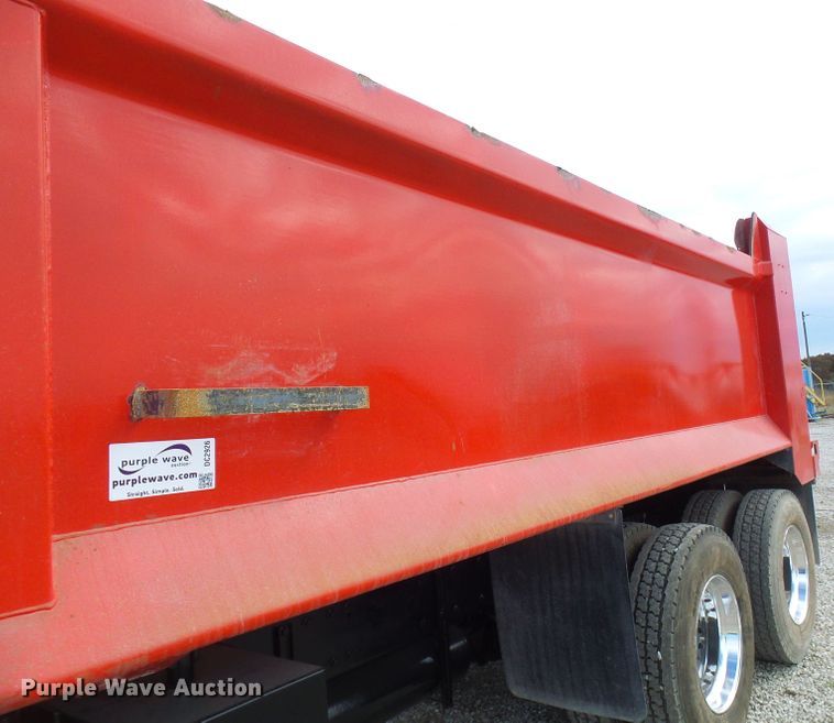 image for item DC2926 2006 Peterbilt 335  dump truck