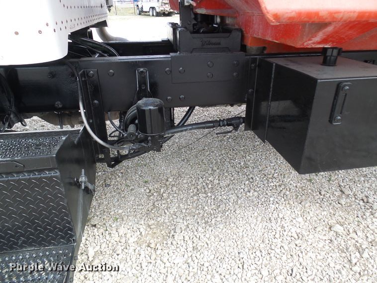 image for item DC2926 2006 Peterbilt 335  dump truck