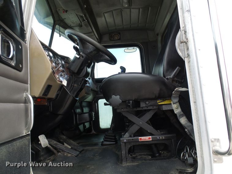 image for item DC2926 2006 Peterbilt 335  dump truck