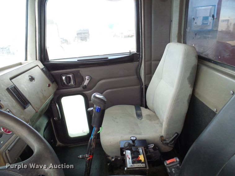 image for item DC2926 2006 Peterbilt 335  dump truck