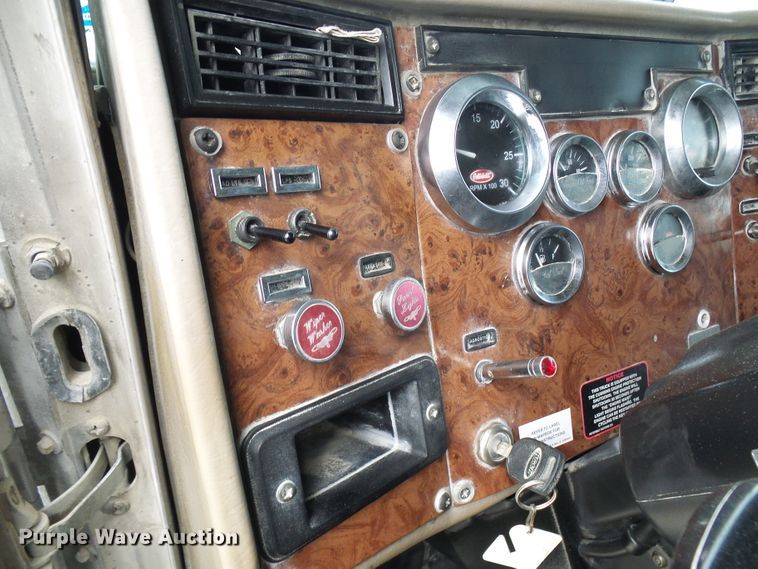 image for item DC2926 2006 Peterbilt 335  dump truck