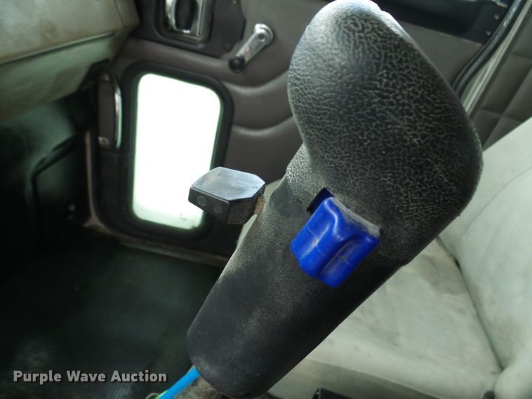 image for item DC2926 2006 Peterbilt 335  dump truck