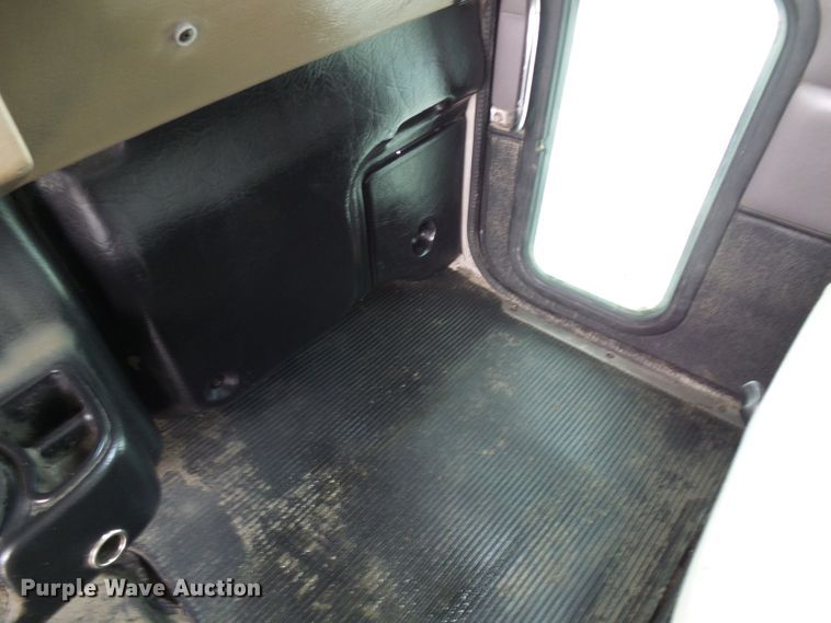 image for item DC2926 2006 Peterbilt 335  dump truck