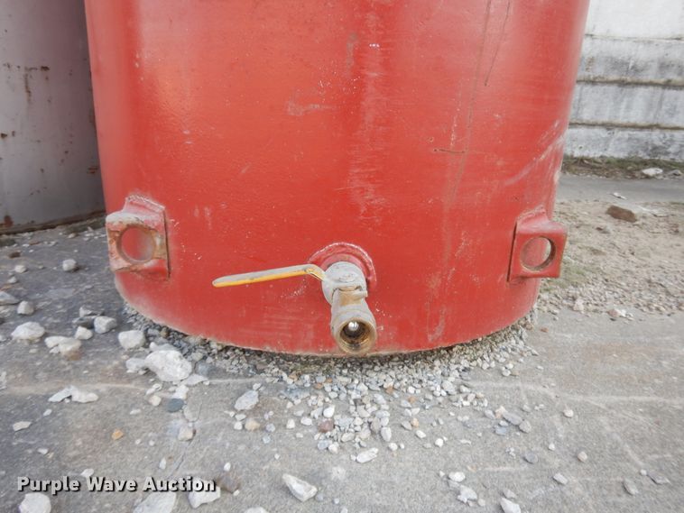 image for item DD6676 (3) tanks