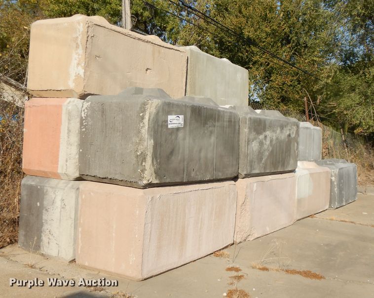 image for item DD6677 (14) concrete blocks