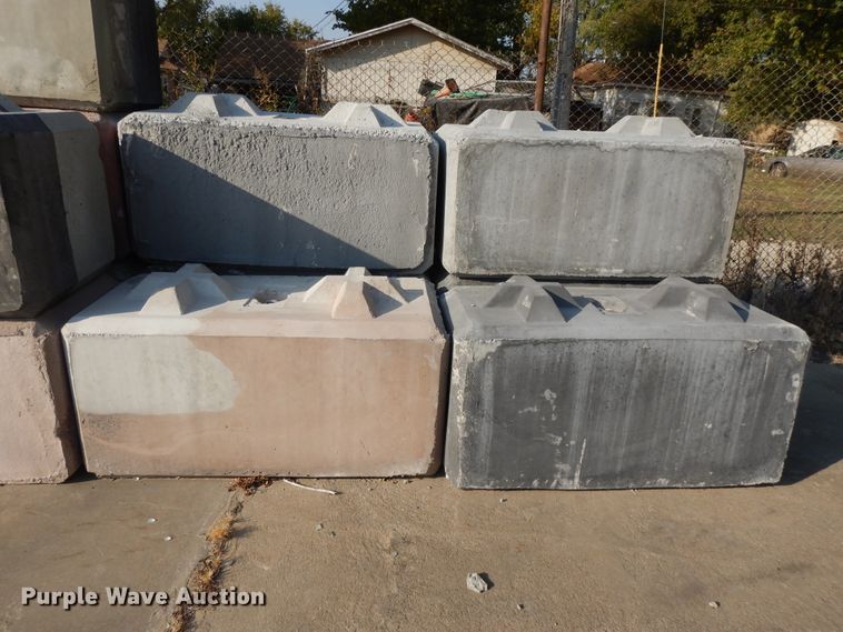 image for item DD6677 (14) concrete blocks