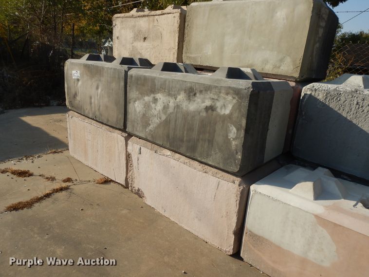 image for item DD6677 (14) concrete blocks