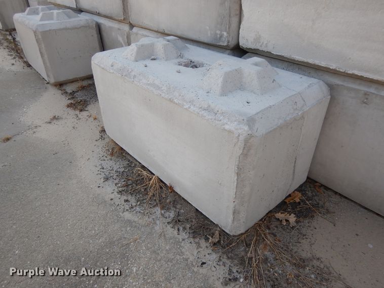 image for item DD6678 (50) concrete blocks