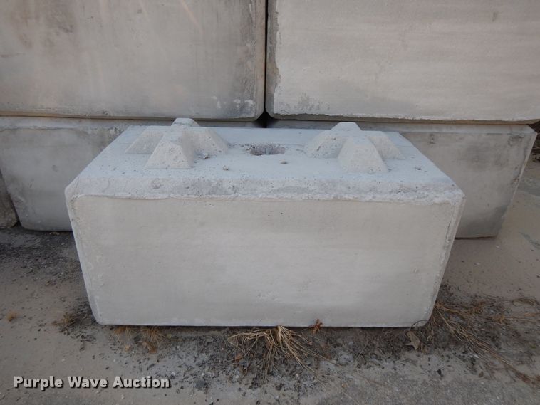 image for item DD6678 (50) concrete blocks