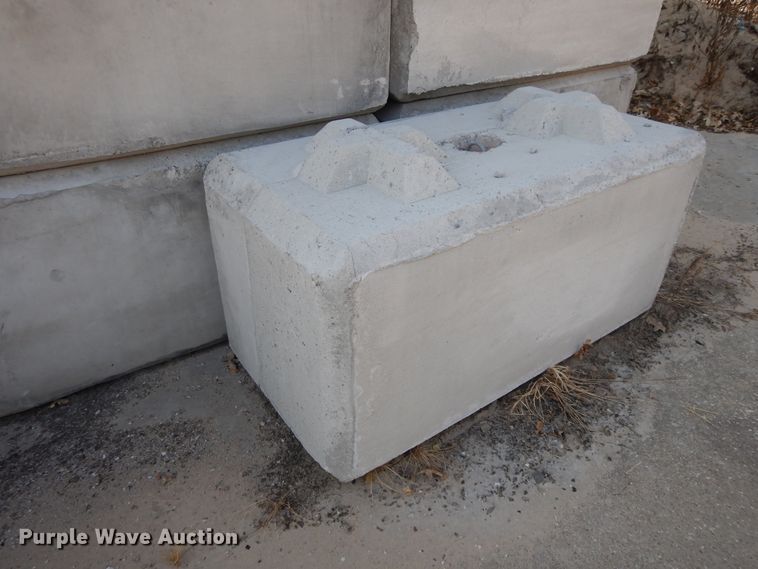 image for item DD6678 (50) concrete blocks