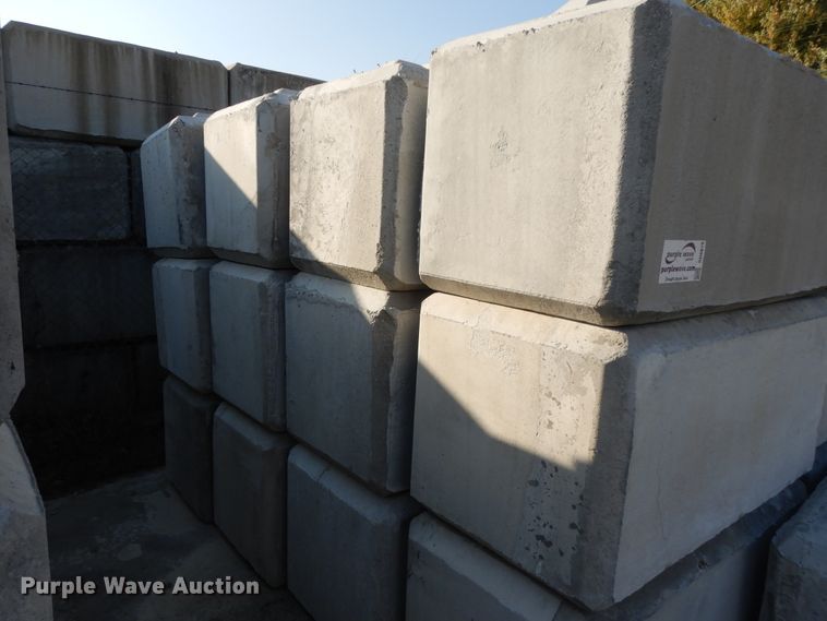 image for item DD6679 (50) concrete blocks