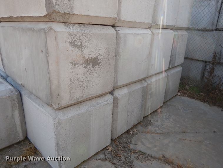 image for item DD6679 (50) concrete blocks