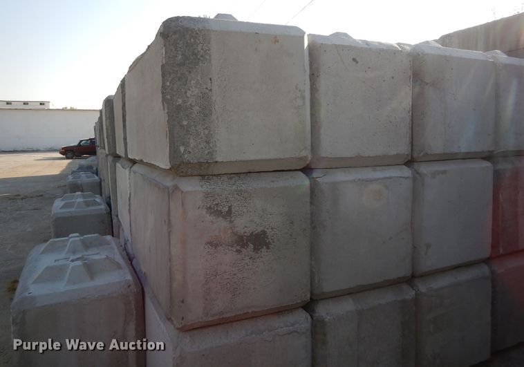 image for item DD6679 (50) concrete blocks
