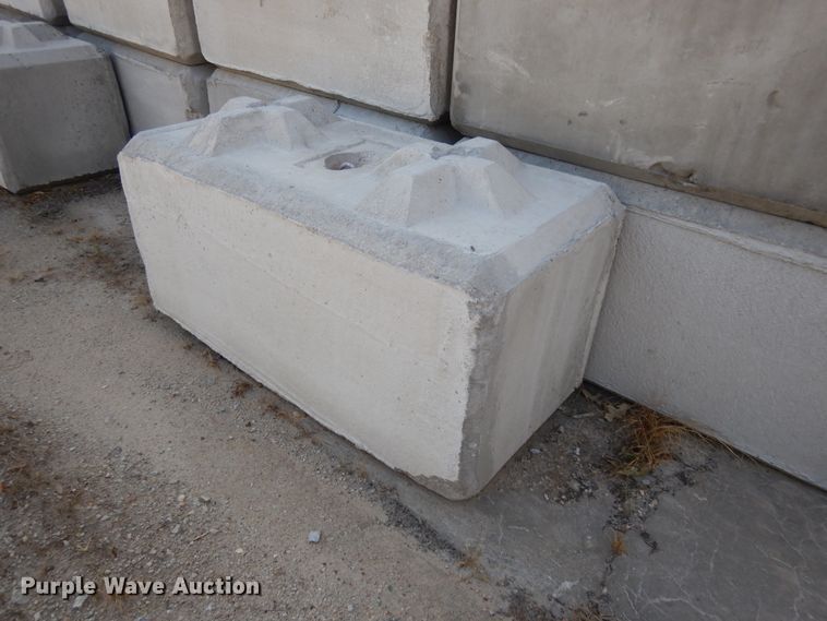 image for item DD6679 (50) concrete blocks