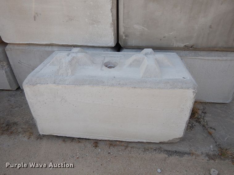 image for item DD6679 (50) concrete blocks