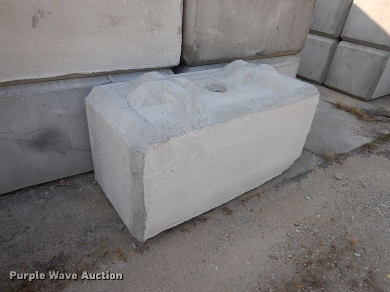 image for item DD6679 (50) concrete blocks