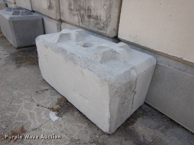 image for item DD6680 (50) concrete blocks