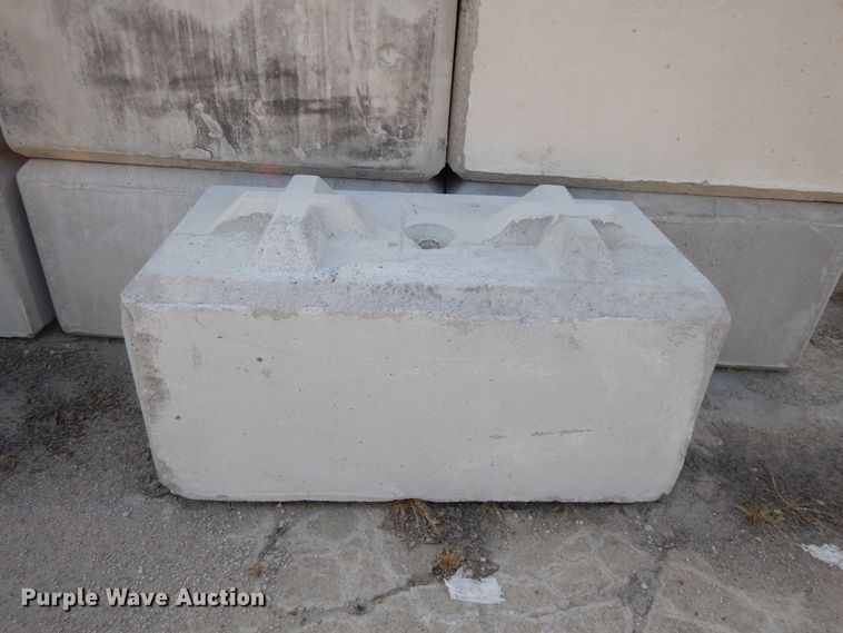 image for item DD6680 (50) concrete blocks