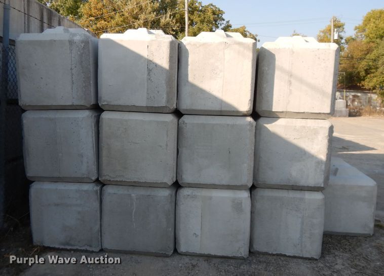 image for item DD6681 (50) concrete blocks