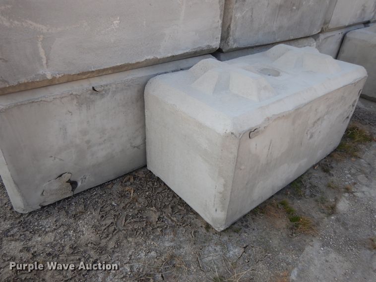 image for item DD6681 (50) concrete blocks