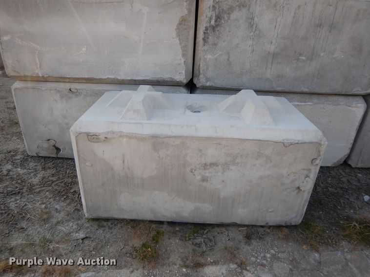 image for item DD6681 (50) concrete blocks