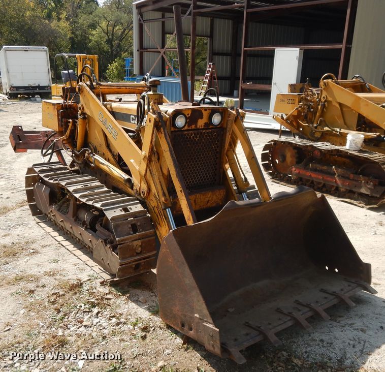 image for item DD6692 1965 Case 310G  track loader
