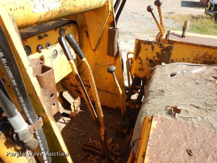 image for item DD6692 1965 Case 310G  track loader