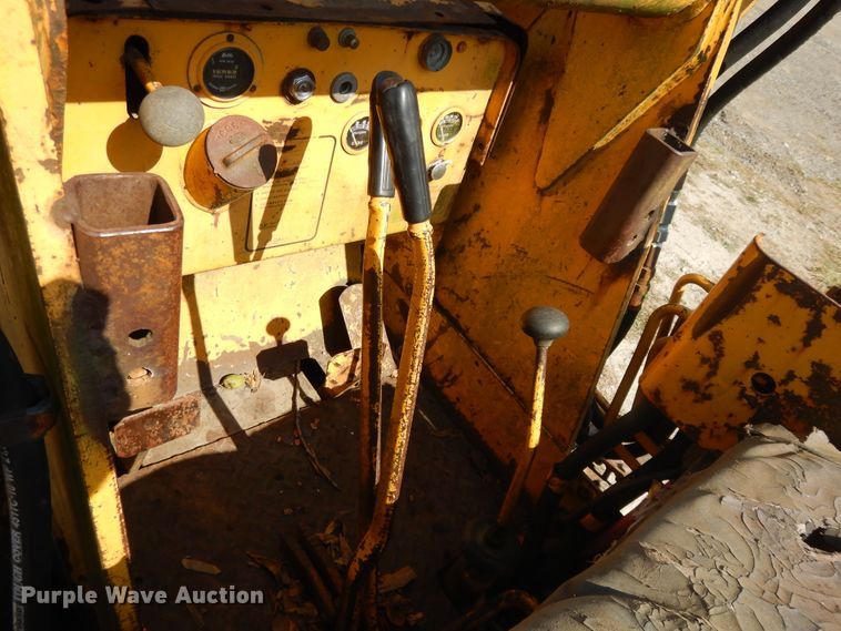 image for item DD6692 1965 Case 310G  track loader