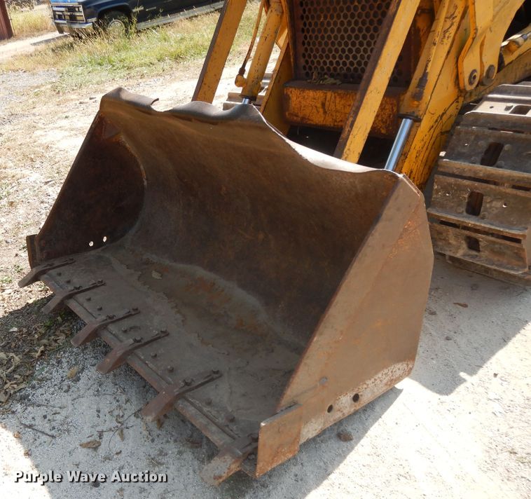 image for item DD6692 1965 Case 310G  track loader