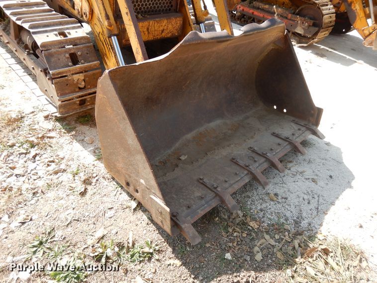 image for item DD6692 1965 Case 310G  track loader