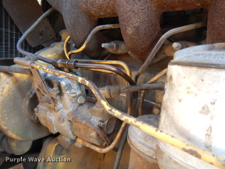 image for item DD6692 1965 Case 310G  track loader