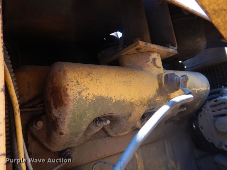 image for item DD6692 1965 Case 310G  track loader