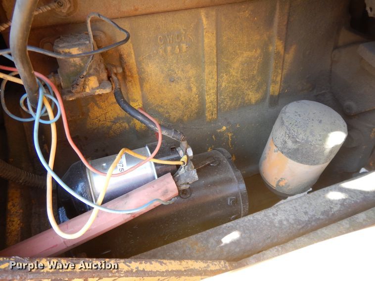 image for item DD6692 1965 Case 310G  track loader