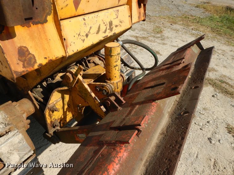 image for item DD6692 1965 Case 310G  track loader