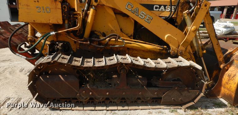 image for item DD6692 1965 Case 310G  track loader