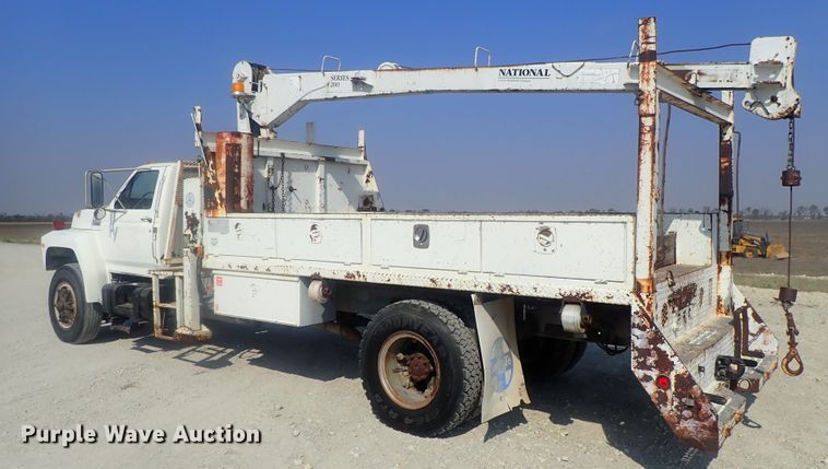 image for item DE0851 1992 Ford F800  crane truck