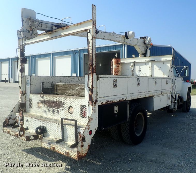 image for item DE0851 1992 Ford F800  crane truck