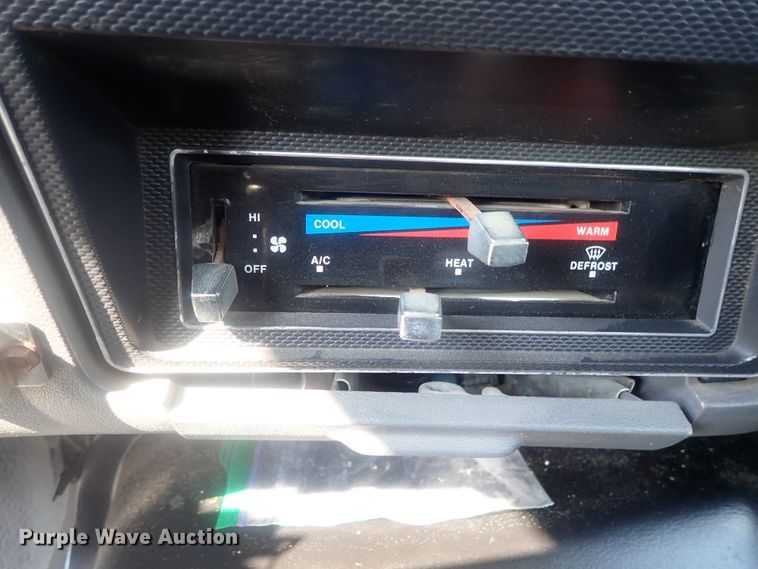 image for item DE0851 1992 Ford F800  crane truck