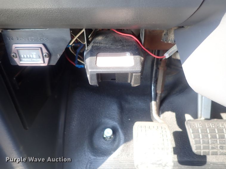 image for item DE0851 1992 Ford F800  crane truck