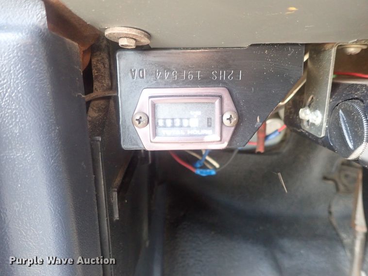 image for item DE0851 1992 Ford F800  crane truck