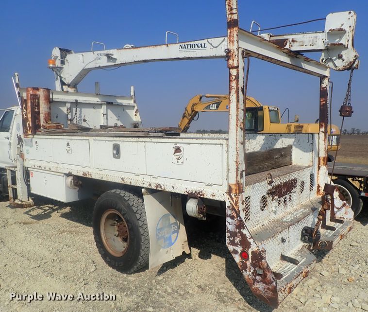 image for item DE0851 1992 Ford F800  crane truck