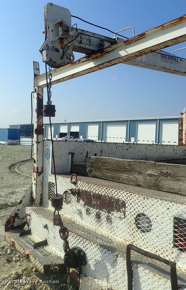 image for item DE0851 1992 Ford F800  crane truck