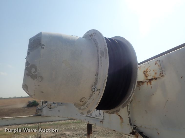 image for item DE0851 1992 Ford F800  crane truck