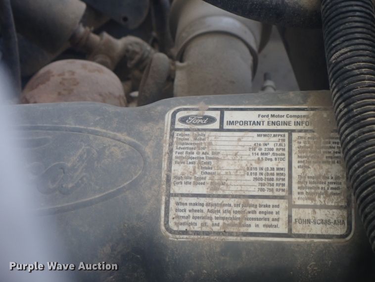 image for item DE0851 1992 Ford F800  crane truck