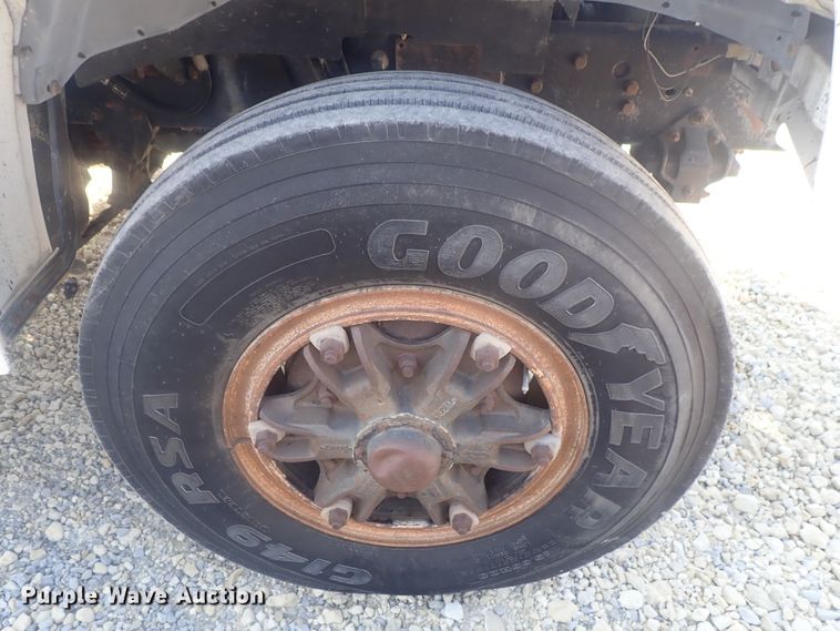 image for item DE0851 1992 Ford F800  crane truck