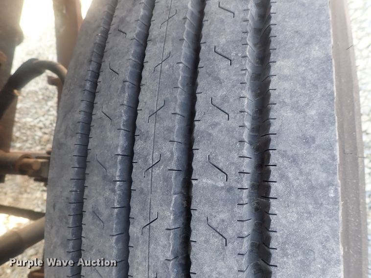 image for item DE0851 1992 Ford F800  crane truck