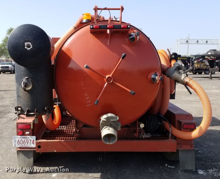 image for item DE7019 2004 Ditch Witch FX60 vacuum excavator