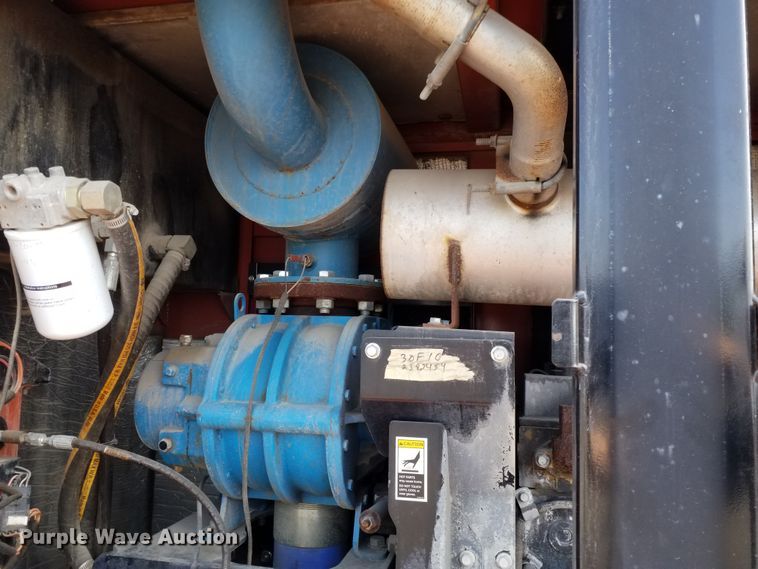 image for item DE7019 2004 Ditch Witch FX60 vacuum excavator