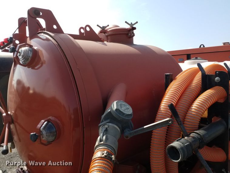 image for item DE7019 2004 Ditch Witch FX60 vacuum excavator