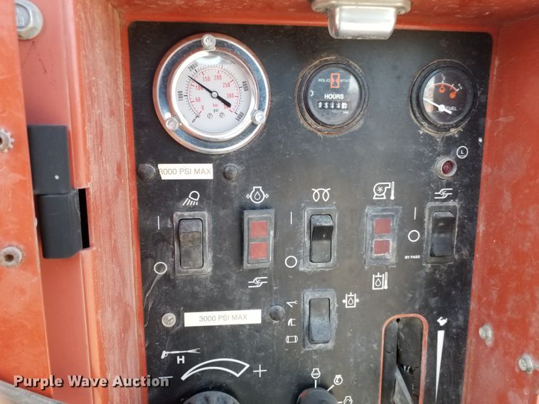 image for item DE7019 2004 Ditch Witch FX60 vacuum excavator